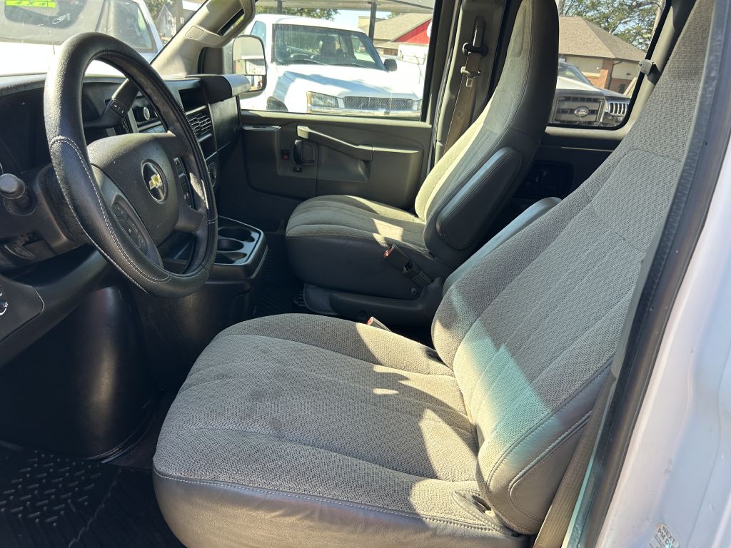 Photo 14 of this CHEVROLET EXPRESS G3500