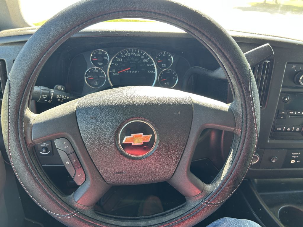 Photo 15 of this CHEVROLET EXPRESS G3500