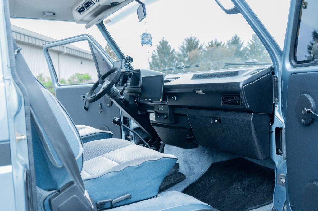 Photo 47 of this VOLKSWAGEN VANAGON