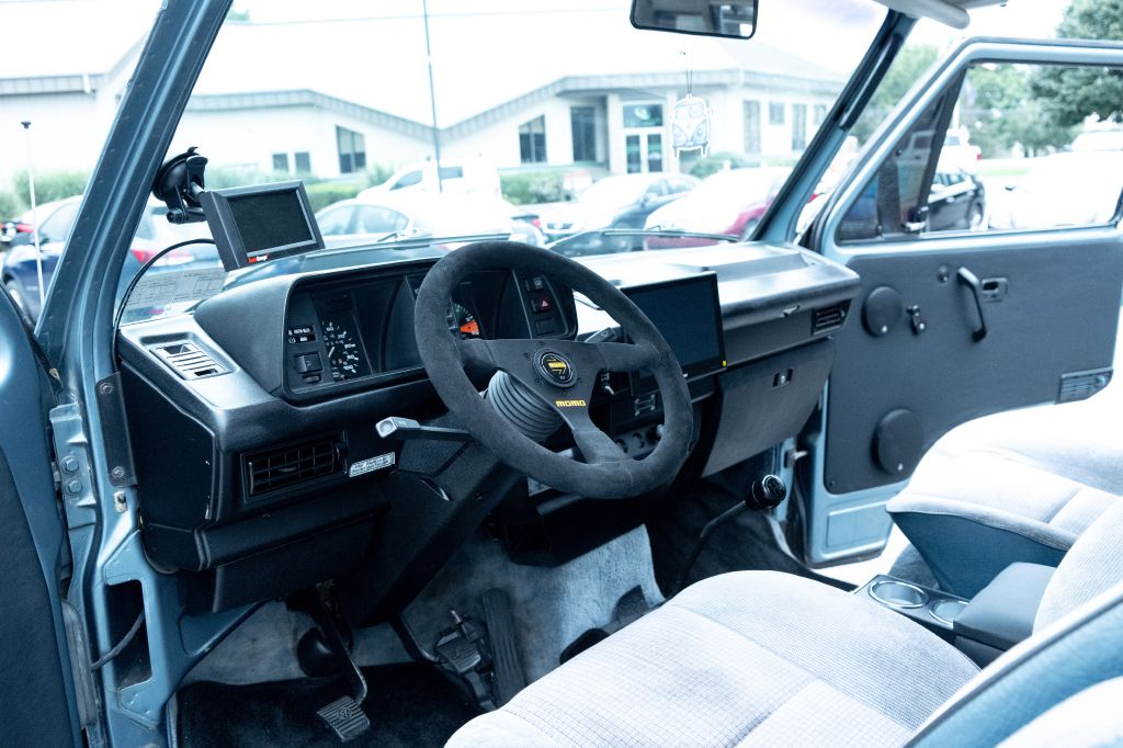 Photo 48 of this VOLKSWAGEN VANAGON