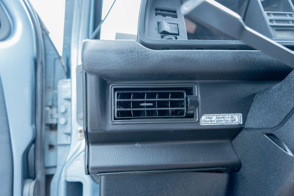 Photo 58 of this VOLKSWAGEN VANAGON