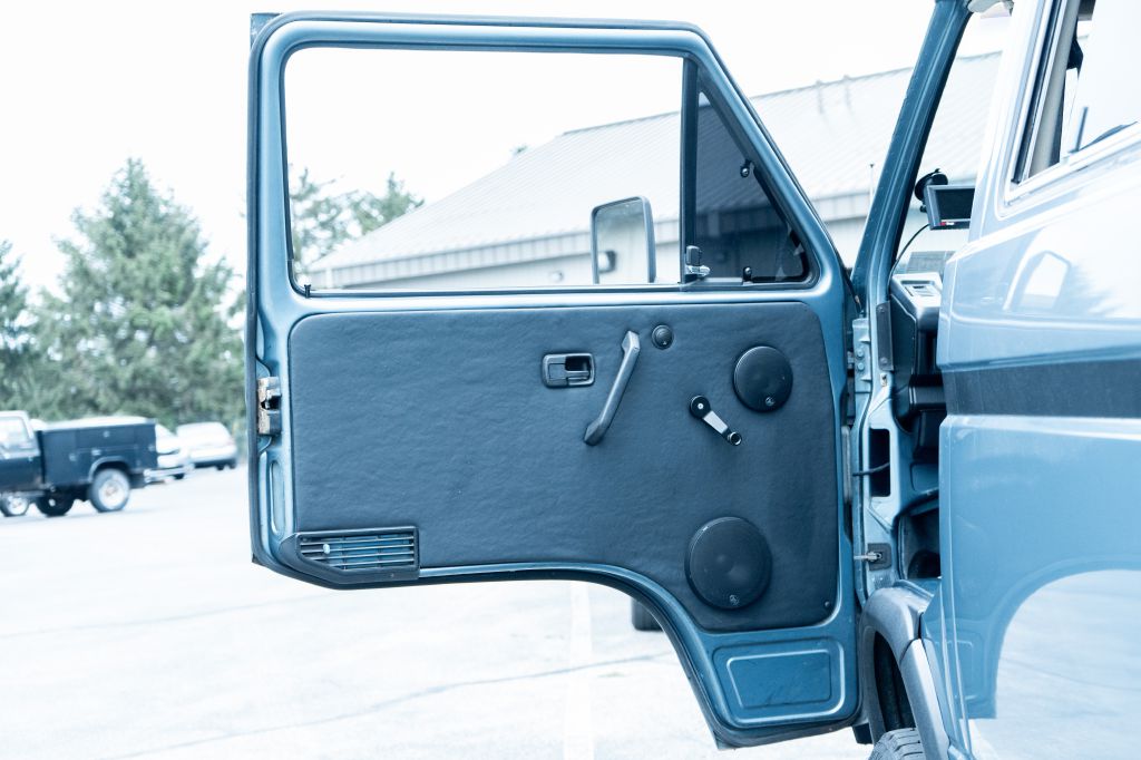 Photo 67 of this VOLKSWAGEN VANAGON