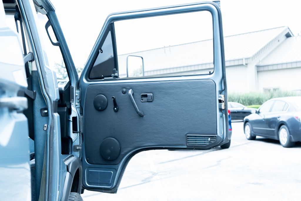 Photo 76 of this VOLKSWAGEN VANAGON