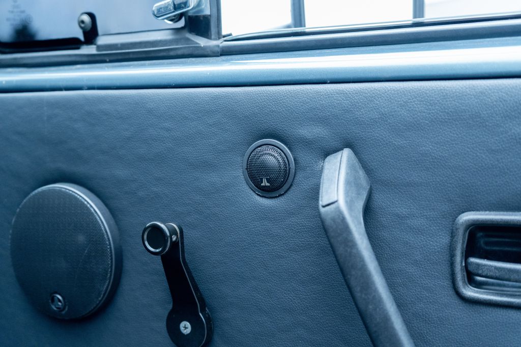 Photo 79 of this VOLKSWAGEN VANAGON