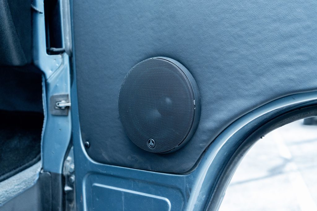 Photo 82 of this VOLKSWAGEN VANAGON