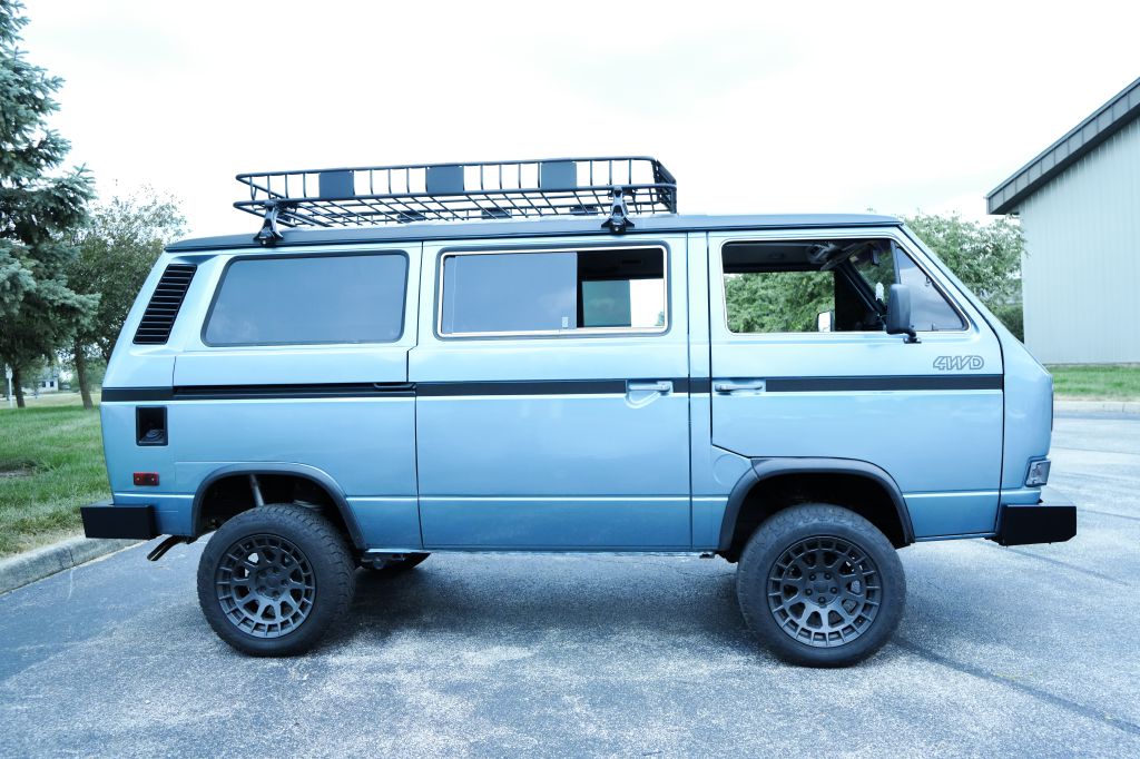 Photo 2 of this VOLKSWAGEN VANAGON