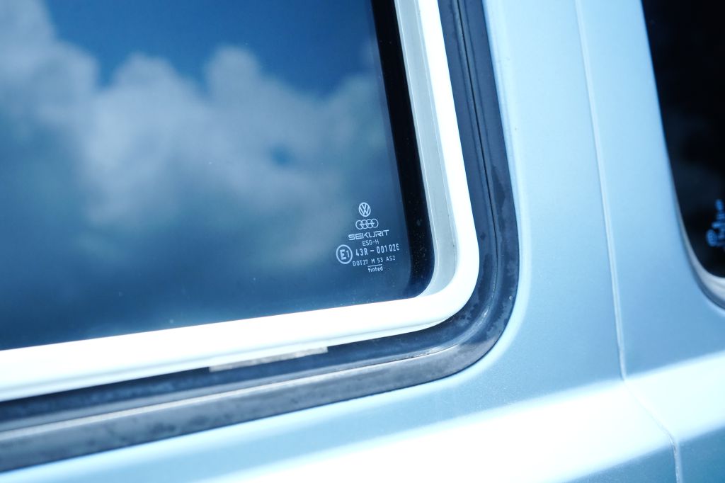 Photo 39 of this VOLKSWAGEN VANAGON