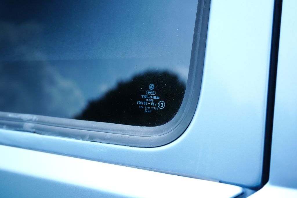 Photo 35 of this VOLKSWAGEN VANAGON