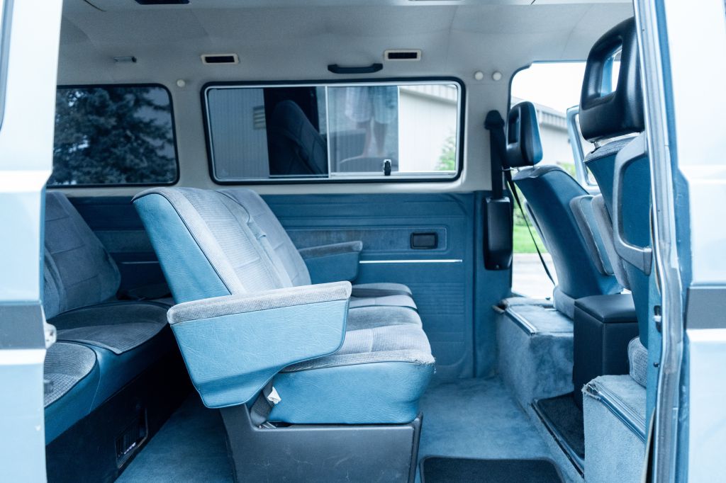 Photo 86 of this VOLKSWAGEN VANAGON