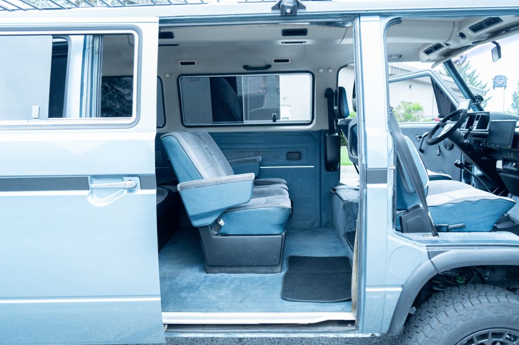 Photo 44 of this VOLKSWAGEN VANAGON