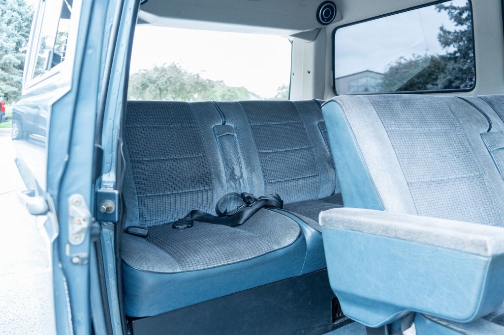 Photo 88 of this VOLKSWAGEN VANAGON