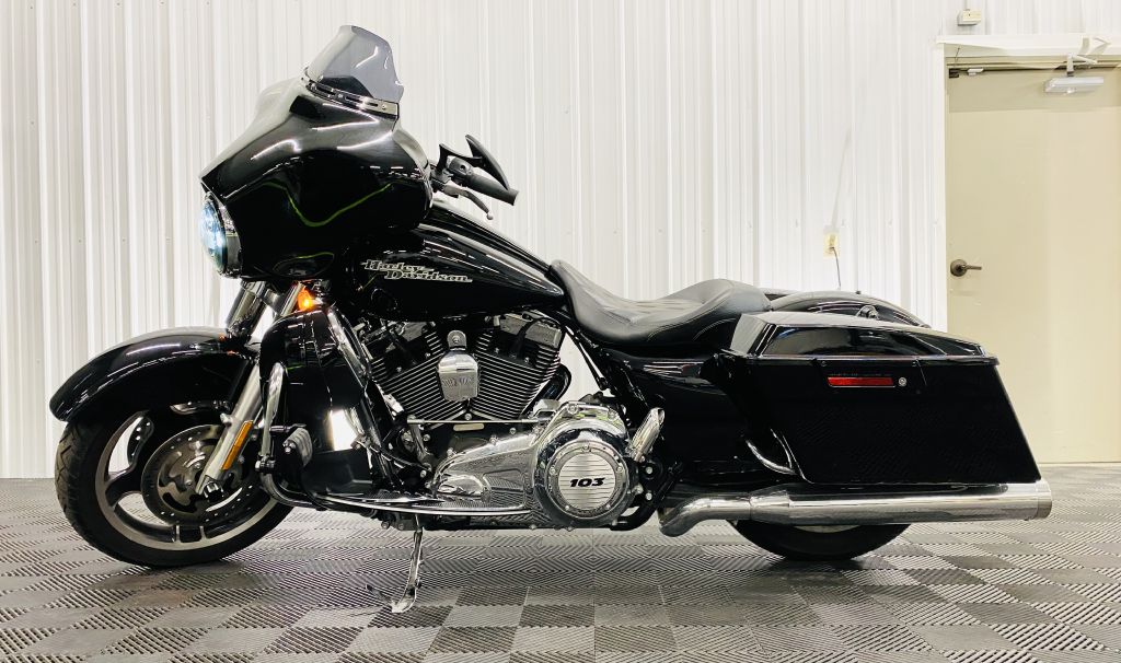 Photo 4 of this HARLEY DAVIDSON STREET GLIDE