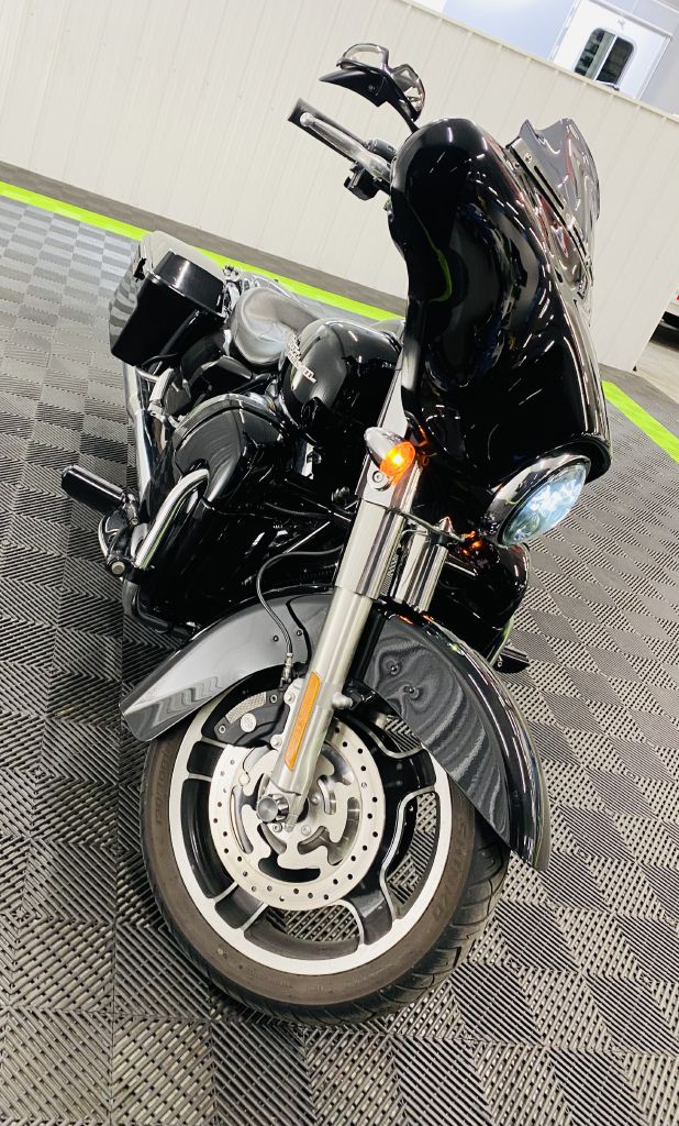 Photo 6 of this HARLEY DAVIDSON STREET GLIDE