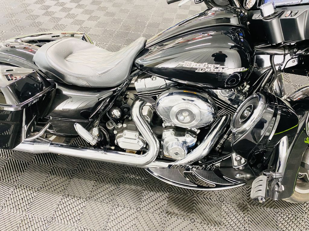 Photo 7 of this HARLEY DAVIDSON STREET GLIDE