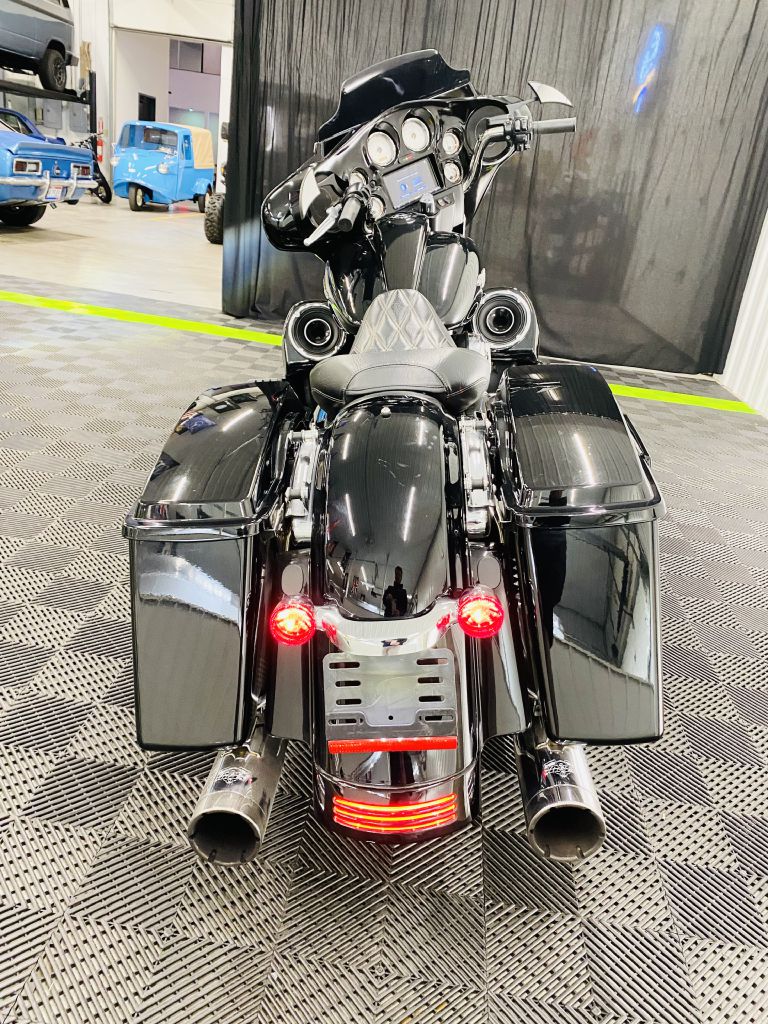 Photo 19 of this HARLEY DAVIDSON STREET GLIDE