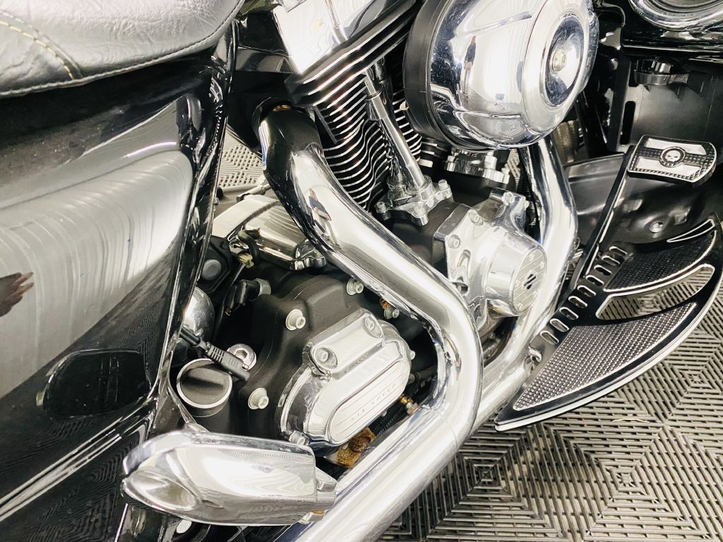 Photo 21 of this HARLEY DAVIDSON STREET GLIDE