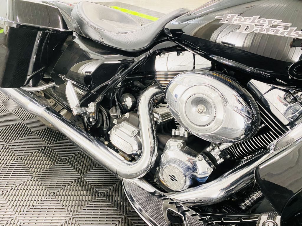 Photo 22 of this HARLEY DAVIDSON STREET GLIDE