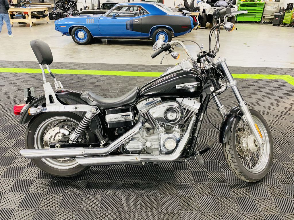 Photo 8 of this HARLEY DAVIDSON SUPER GLIDE