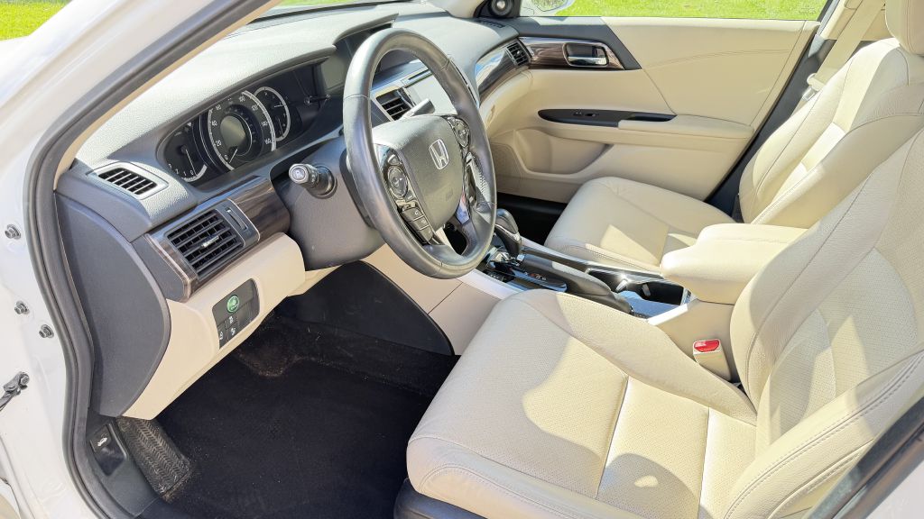 Photo 8 of this HONDA ACCORD