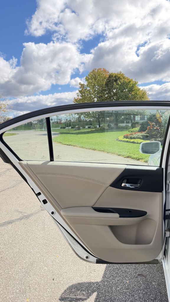 Photo 11 of this HONDA ACCORD