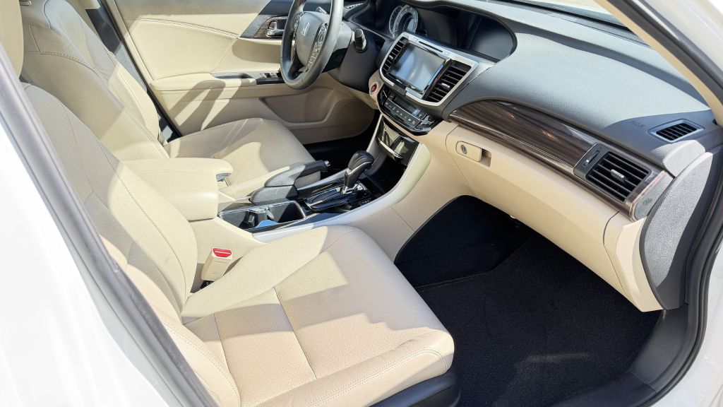 Photo 12 of this HONDA ACCORD