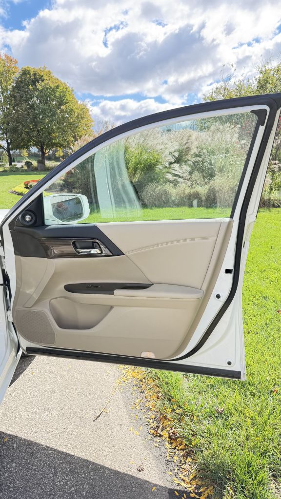 Photo 13 of this HONDA ACCORD