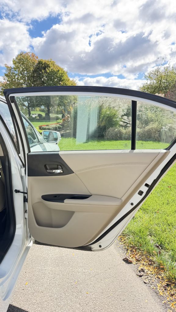 Photo 14 of this HONDA ACCORD
