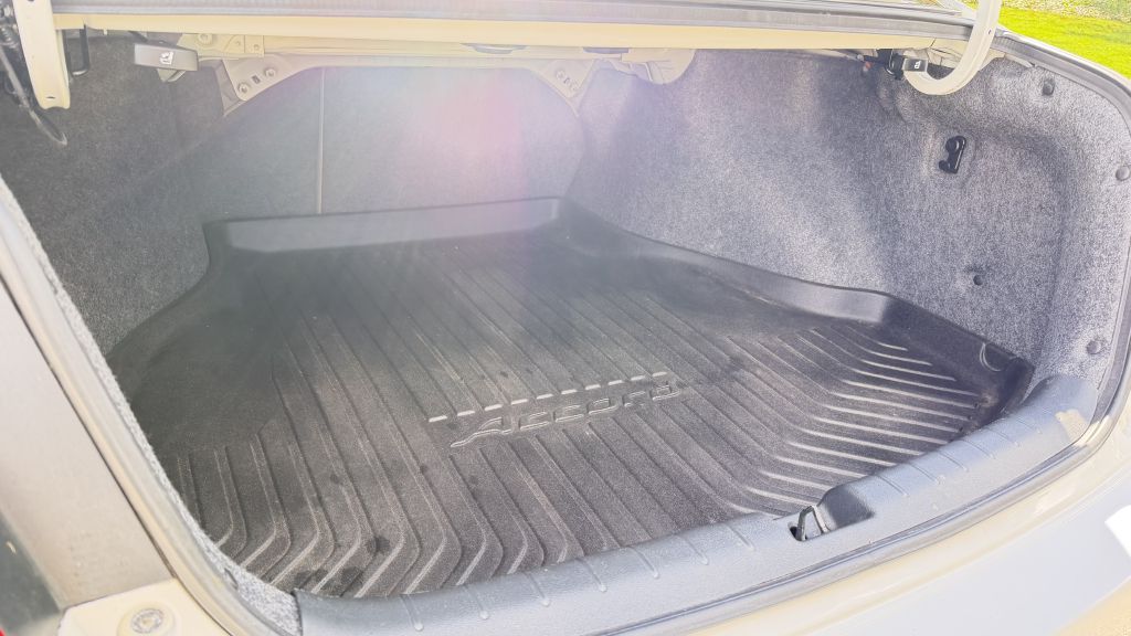 Photo 16 of this HONDA ACCORD