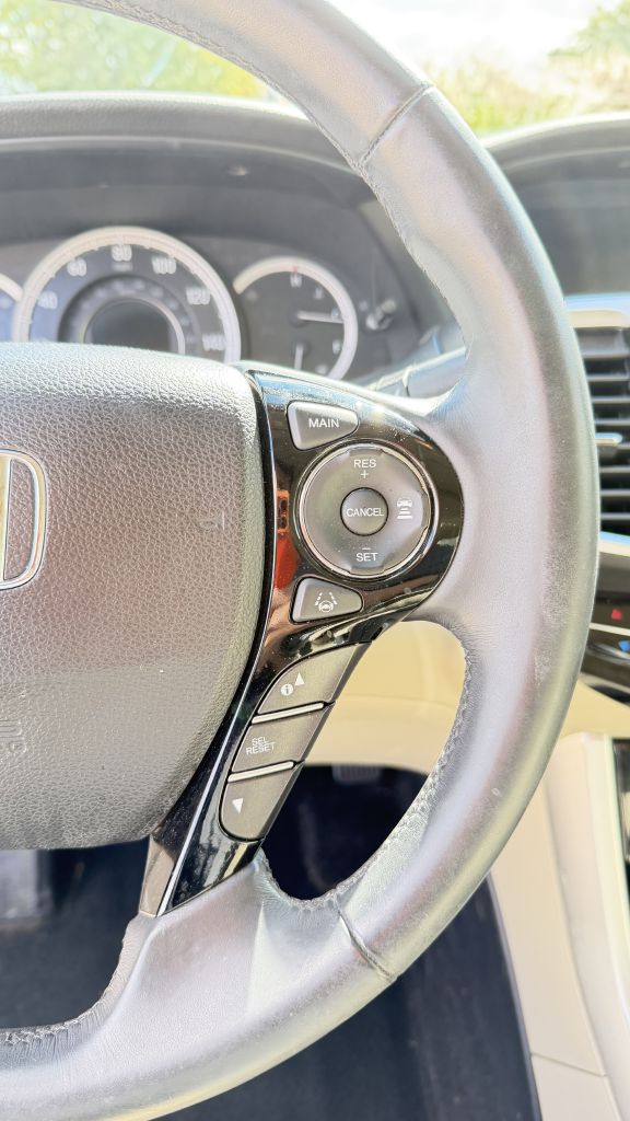 Photo 24 of this HONDA ACCORD