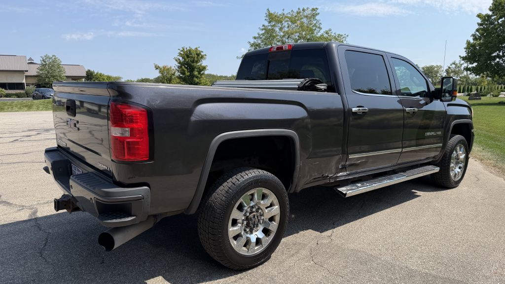 Photo 4 of this GMC SIERRA
