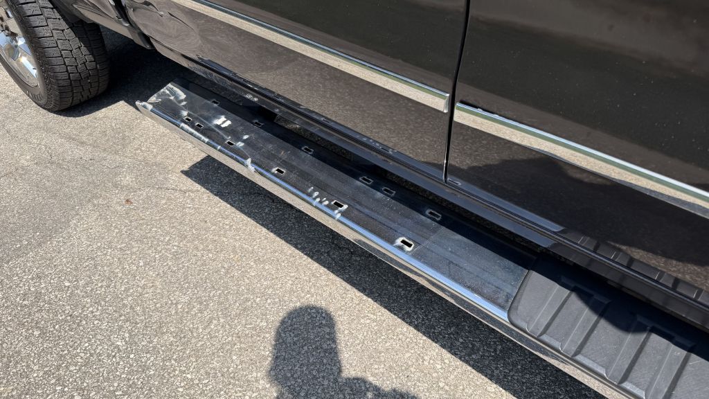 Photo 8 of this GMC SIERRA