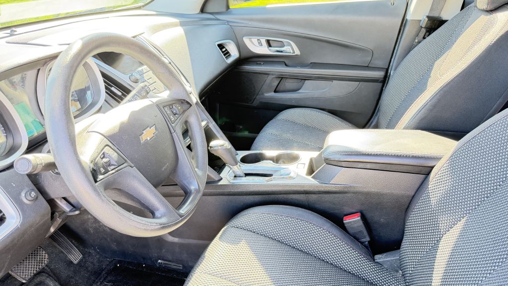 Photo 7 of this CHEVY EQUINOX