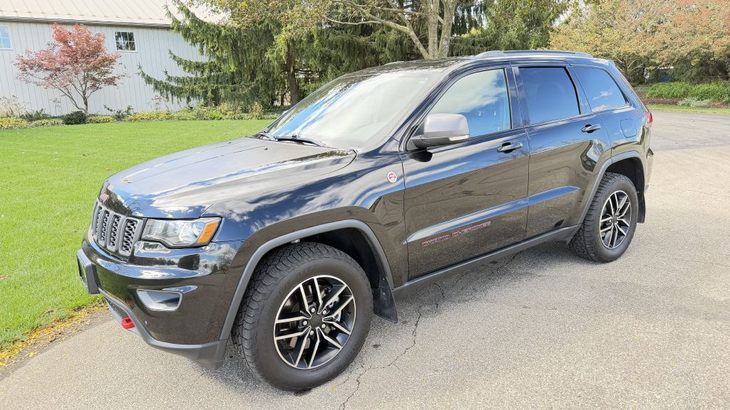 Photo 2 of this JEEP GRAND CHEROKEE