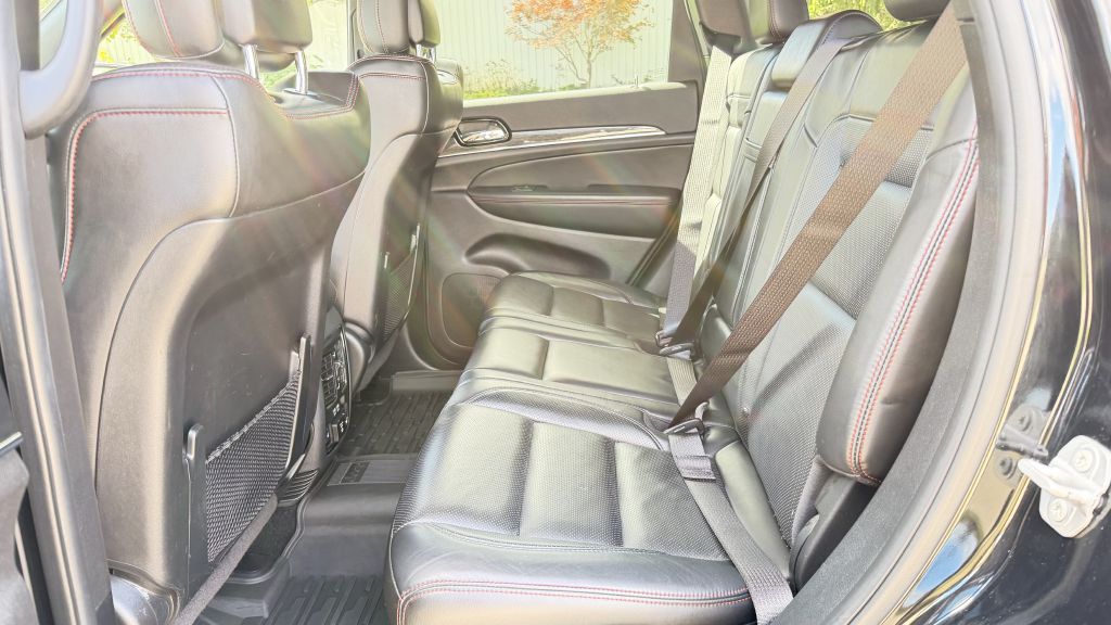 Photo 9 of this JEEP GRAND CHEROKEE