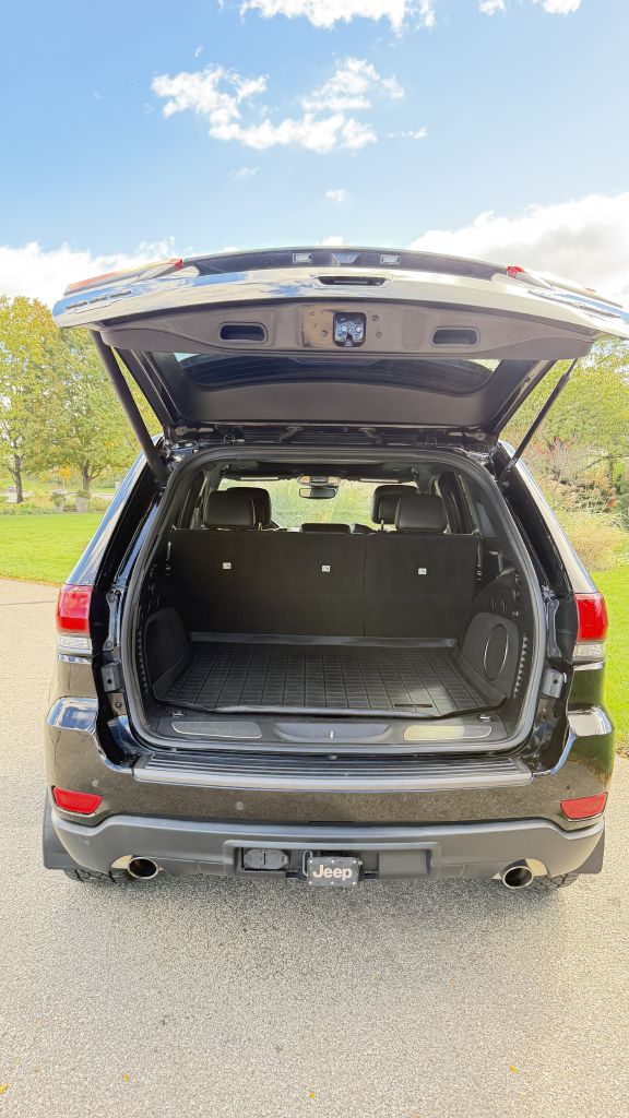 Photo 13 of this JEEP GRAND CHEROKEE