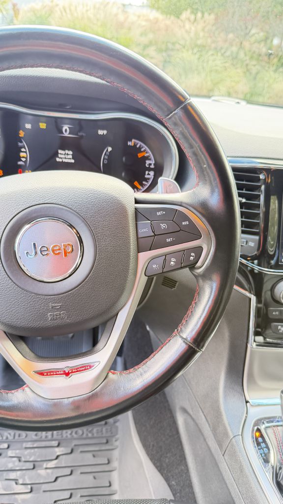 Photo 23 of this JEEP GRAND CHEROKEE