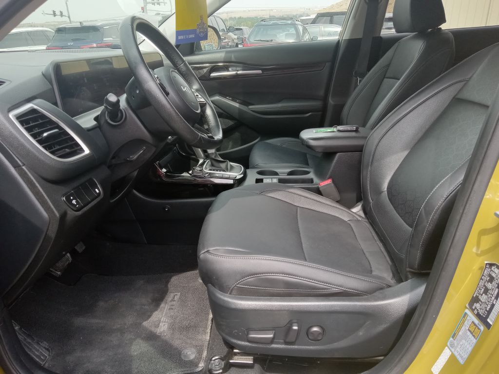Photo 12 of this KIA SELTOS