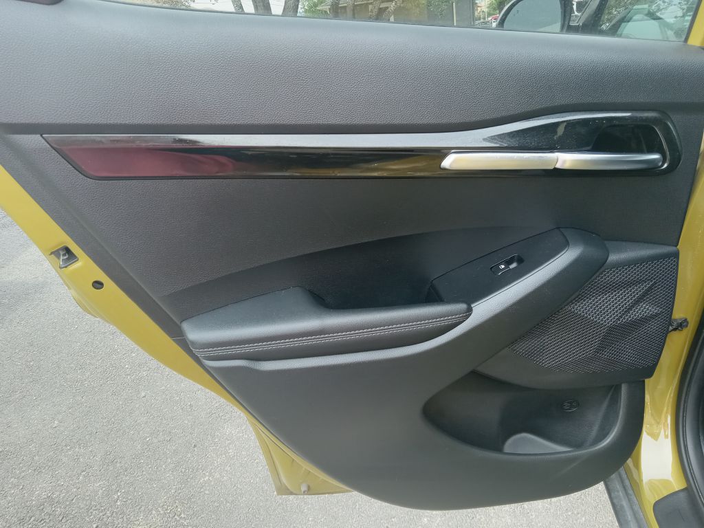 Photo 13 of this KIA SELTOS