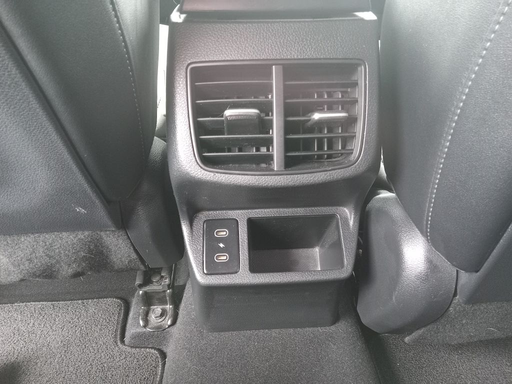Photo 16 of this KIA SELTOS