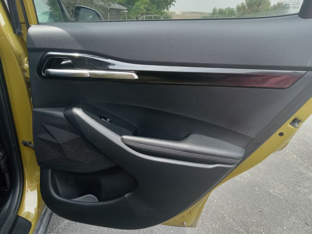 Photo 18 of this KIA SELTOS
