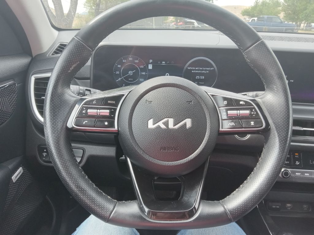 Photo 23 of this KIA SELTOS