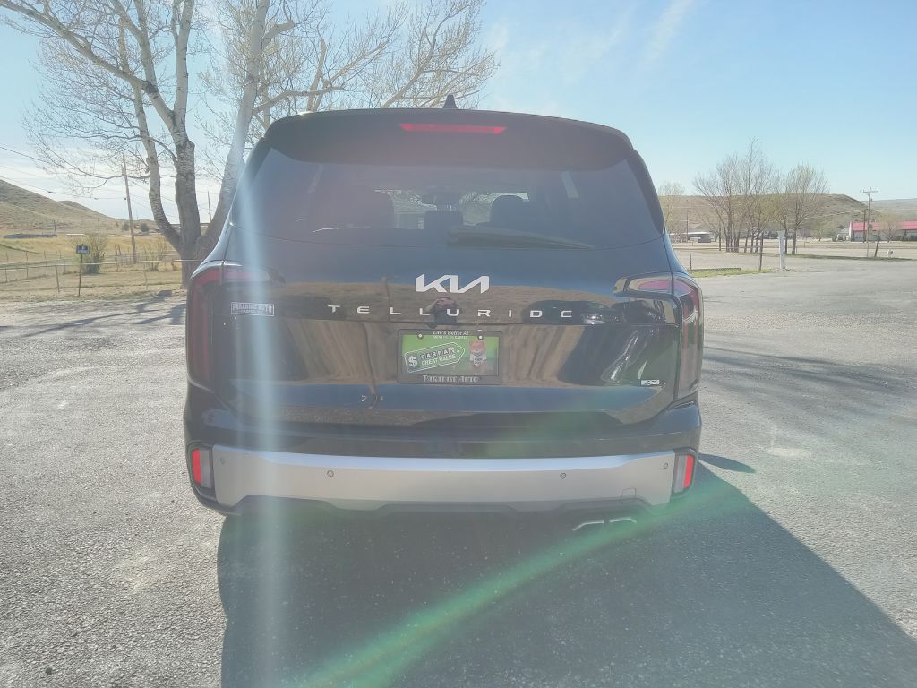 Photo 4 of this KIA TELLURIDE