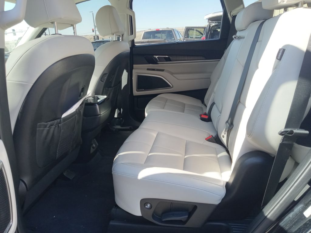 Photo 14 of this KIA TELLURIDE