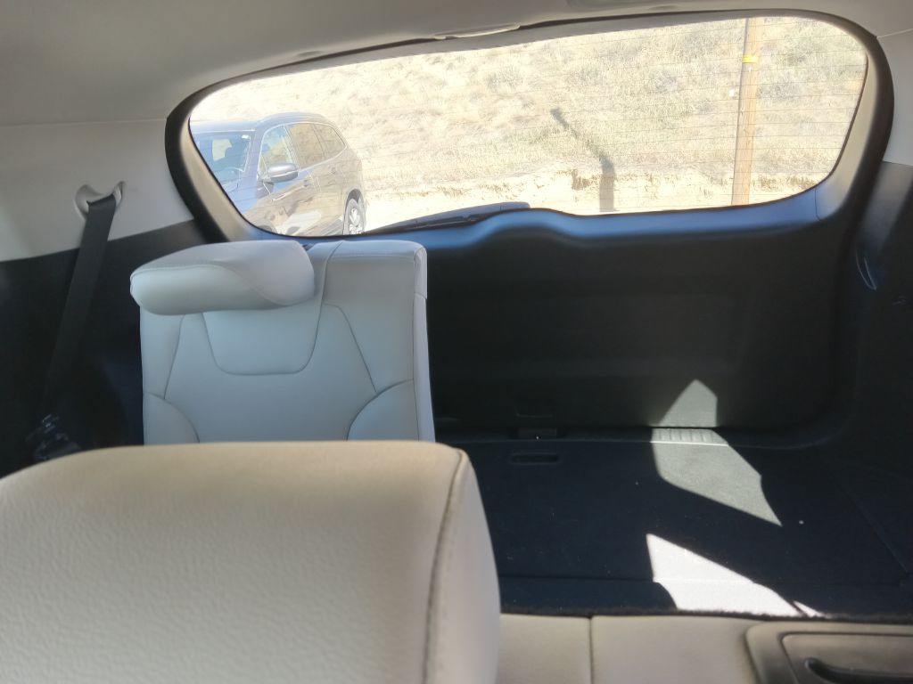 Photo 16 of this KIA TELLURIDE