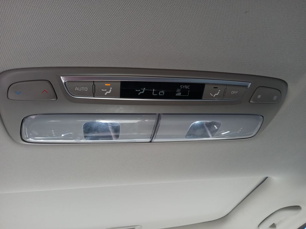 Photo 17 of this KIA TELLURIDE