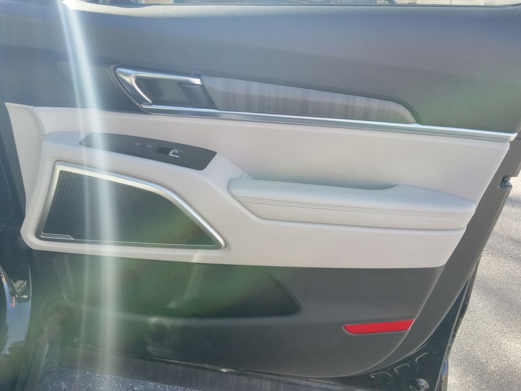 Photo 22 of this KIA TELLURIDE