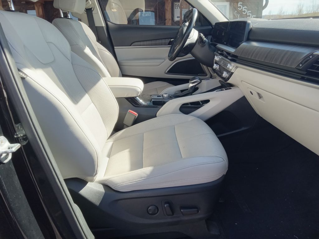Photo 23 of this KIA TELLURIDE