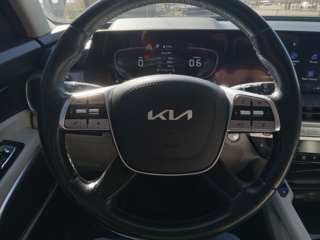 Photo 24 of this KIA TELLURIDE
