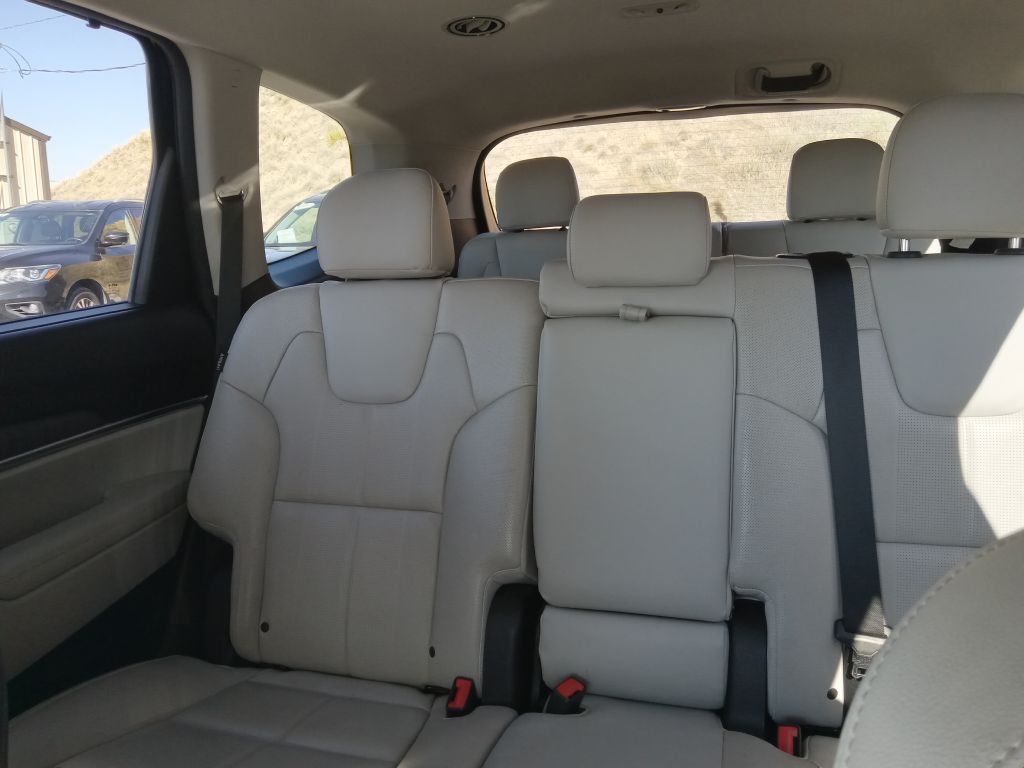 Photo 30 of this KIA TELLURIDE