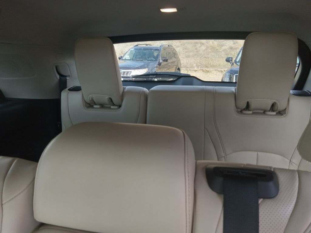 Photo 17 of this INFINITI QX60